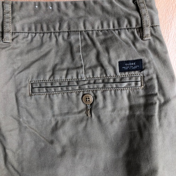 Globe Short - Picture 6 of 13